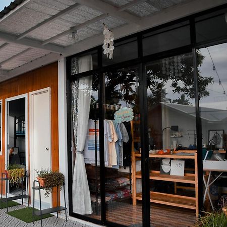 Olive Hostel Roxas City Buitenkant foto