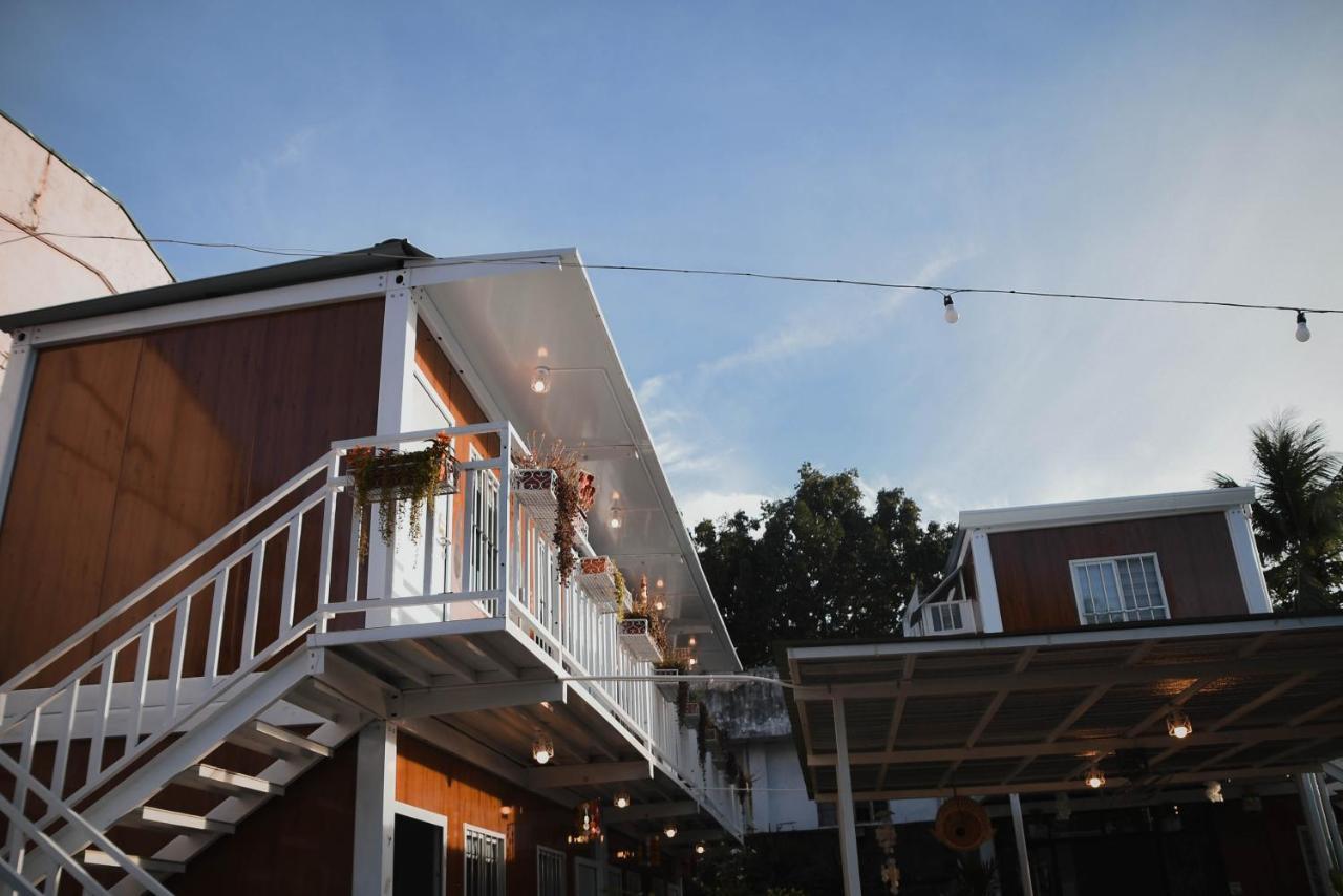 Olive Hostel Roxas City Buitenkant foto