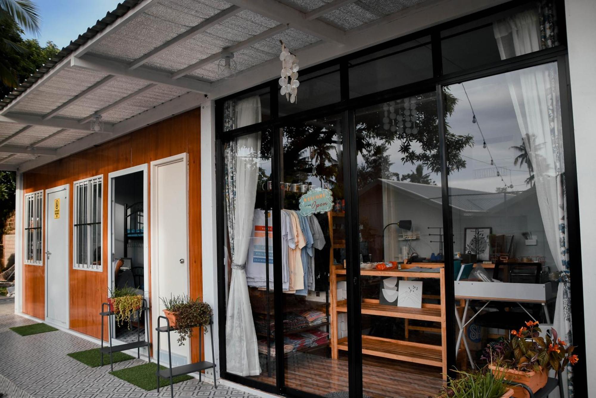 Olive Hostel Roxas City Buitenkant foto