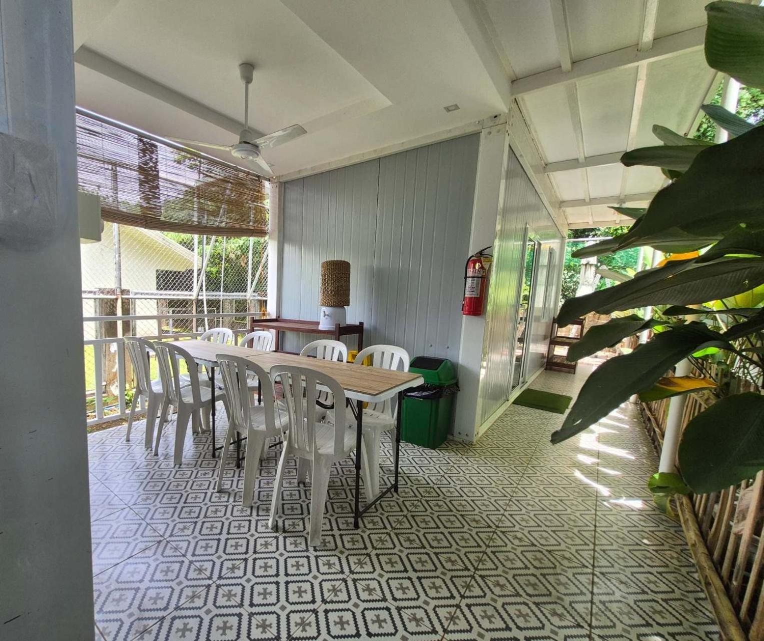 Olive Hostel Roxas City Buitenkant foto